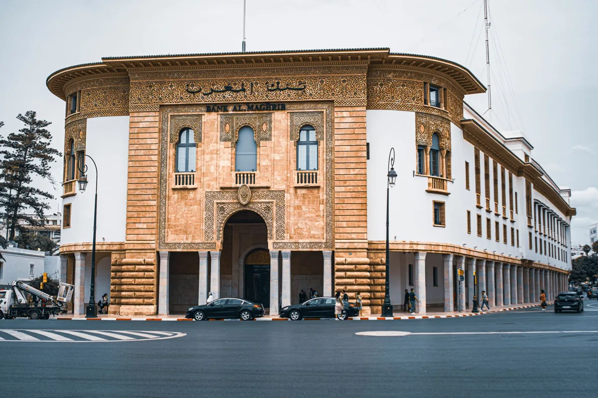 Une agence bancaire — la ville de Dakar.