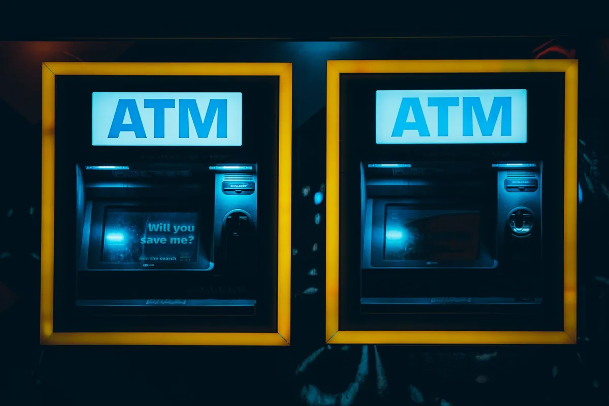 Un guichet de banque — une agence bancaire.